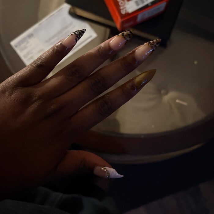 Recent nail set from @sn1yahs.nails
